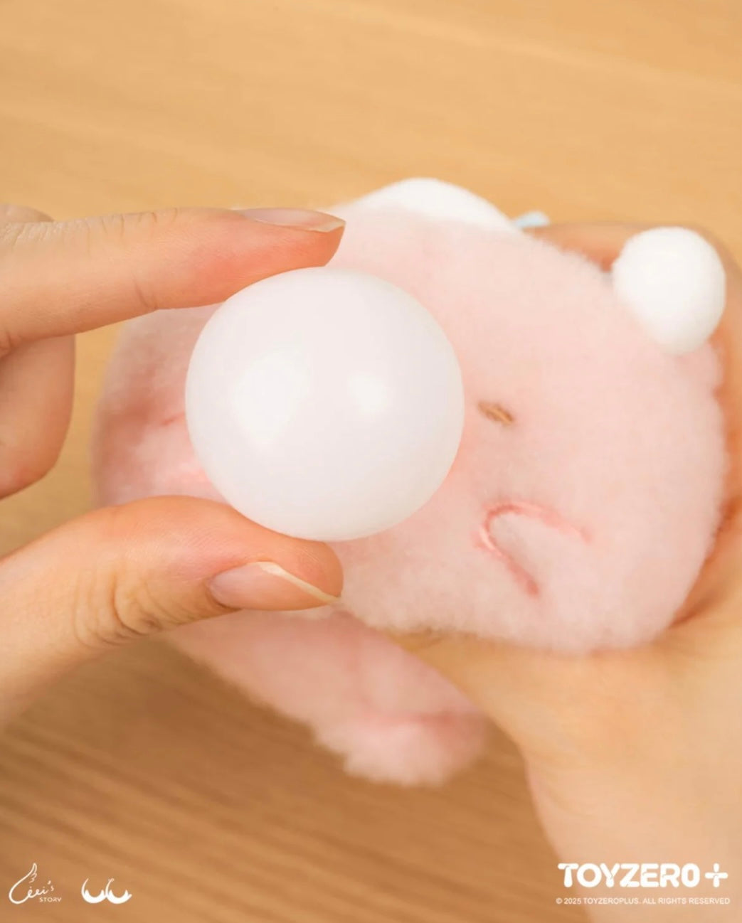 LULU THE PIGGY GENERIC - PLUSH KEYCHAIN (BLOWING BUBBLE VER.)
