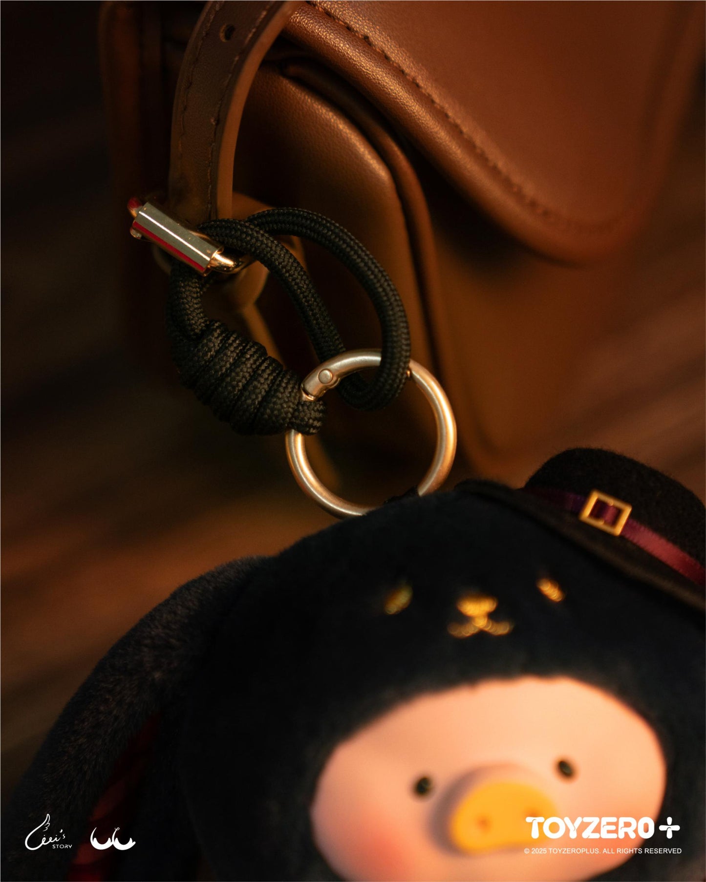 LULU THE PIGGY - VINYL FACE PLUSH KEYCHAIN (MAGICIAN BUNNY LULU VER.)
