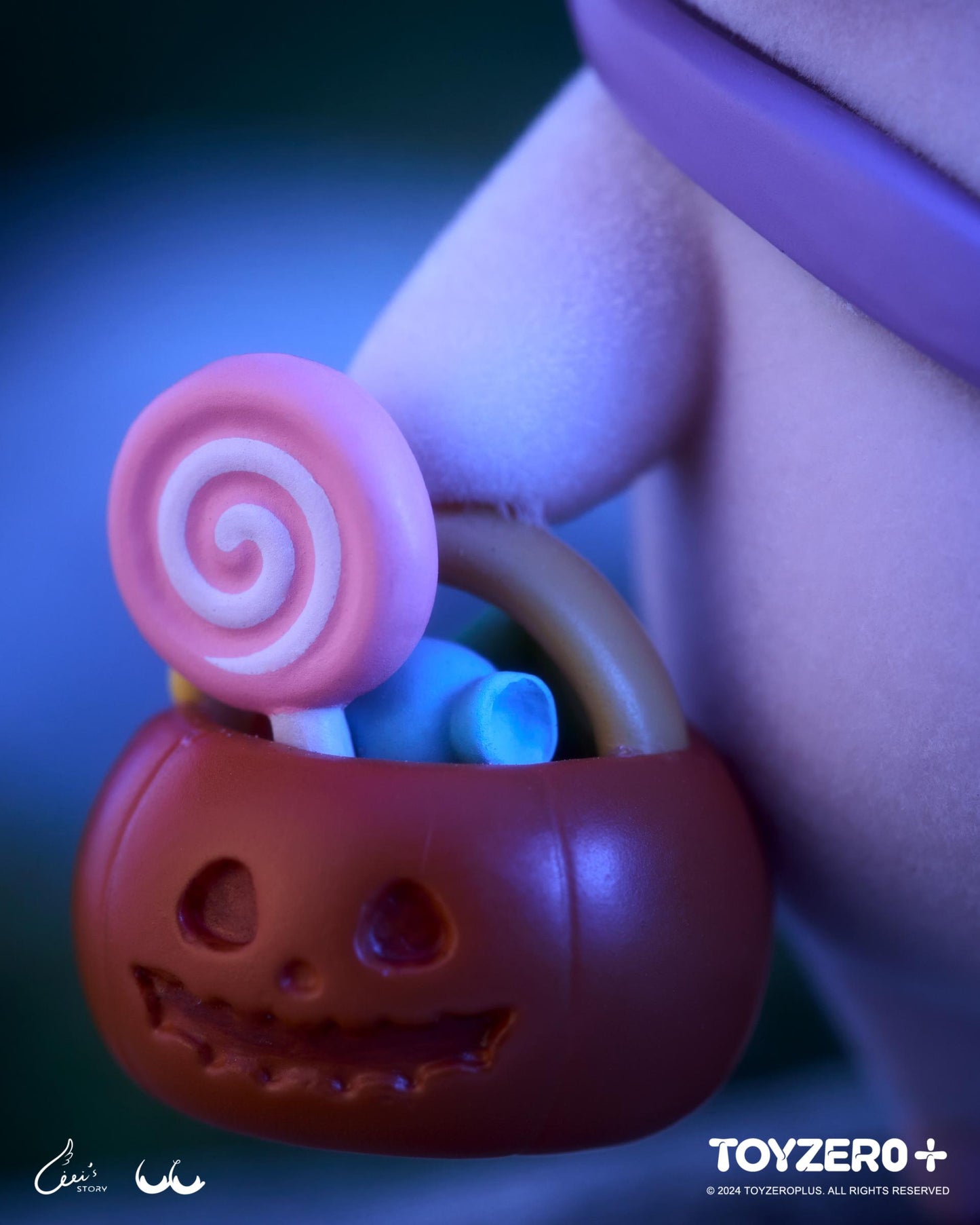 LULU THE PIGGY - SURPRISE CAN SET ( Black and White Guards)